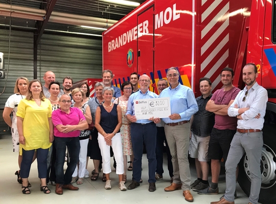 overhandiging cheque Help Brandwonden Kids overhandiging cheque Help Brandwonden Kids